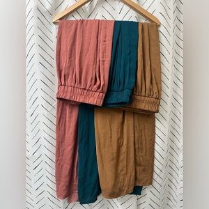 SOLD
Forever 21 maxi skirt. Pink/green XL . Rust L. $20 for 3